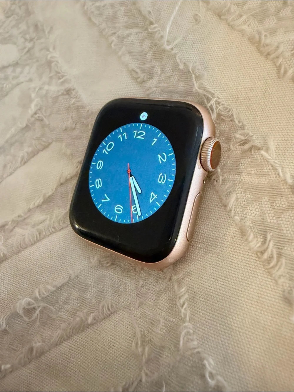 APPLE Watch Series 5 – 40mm – Rose Gold (GPS + Cellular)